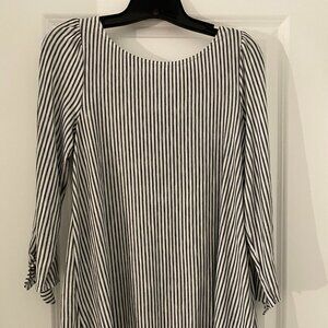 Max Studio Ladies Blouse Sz. Medium